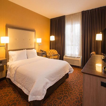 Hampton Inn Toronto-Mississauga West エクステリア 写真