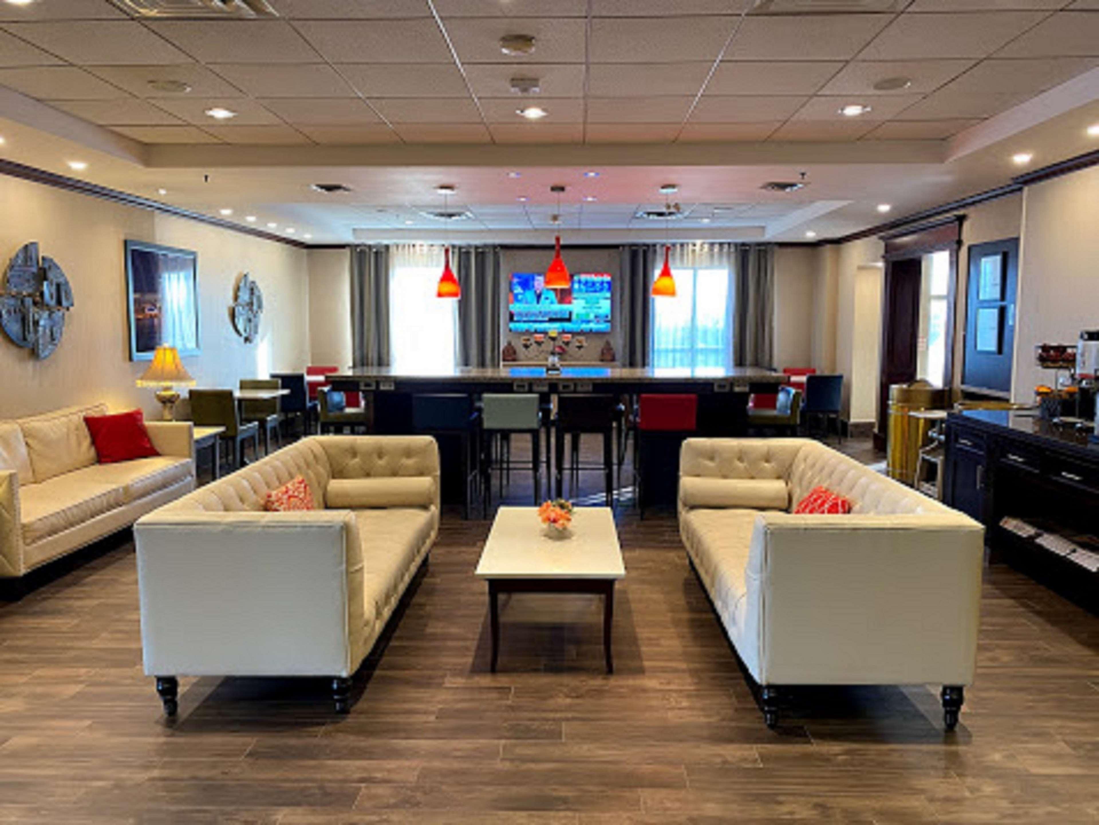 Hampton Inn Toronto-Mississauga West エクステリア 写真