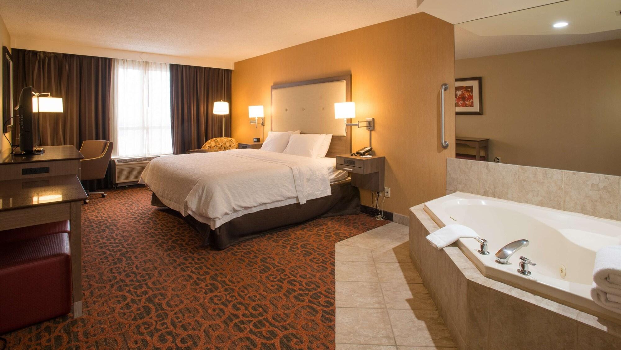 Hampton Inn Toronto-Mississauga West エクステリア 写真