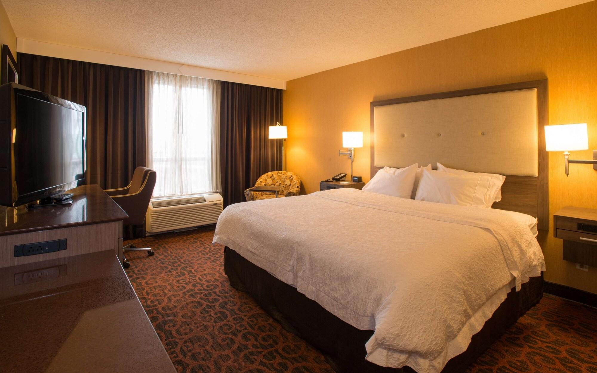 Hampton Inn Toronto-Mississauga West エクステリア 写真